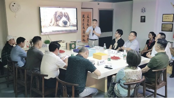 湖北商协会秘书长齐聚湖北梦想工厂，共谋发展与合作