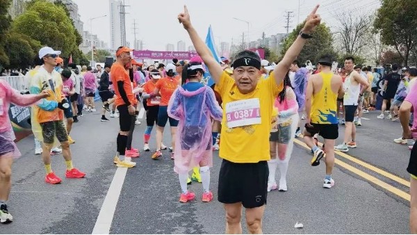 2025 仙桃马拉松，一马当 “仙”：厂房设计一哥勇闯仙桃全马
